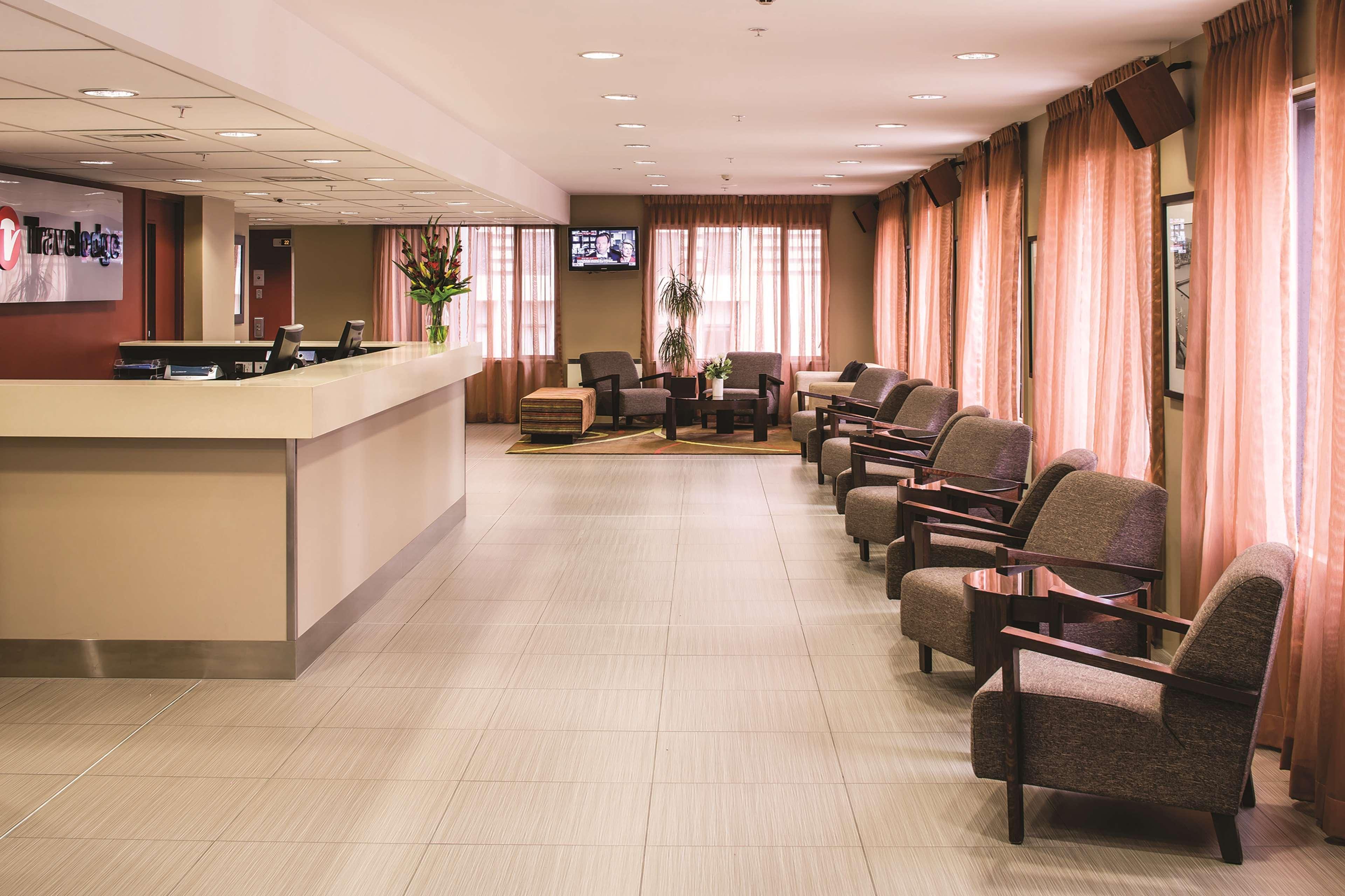 Travelodge Hotel Уелингтън Екстериор снимка