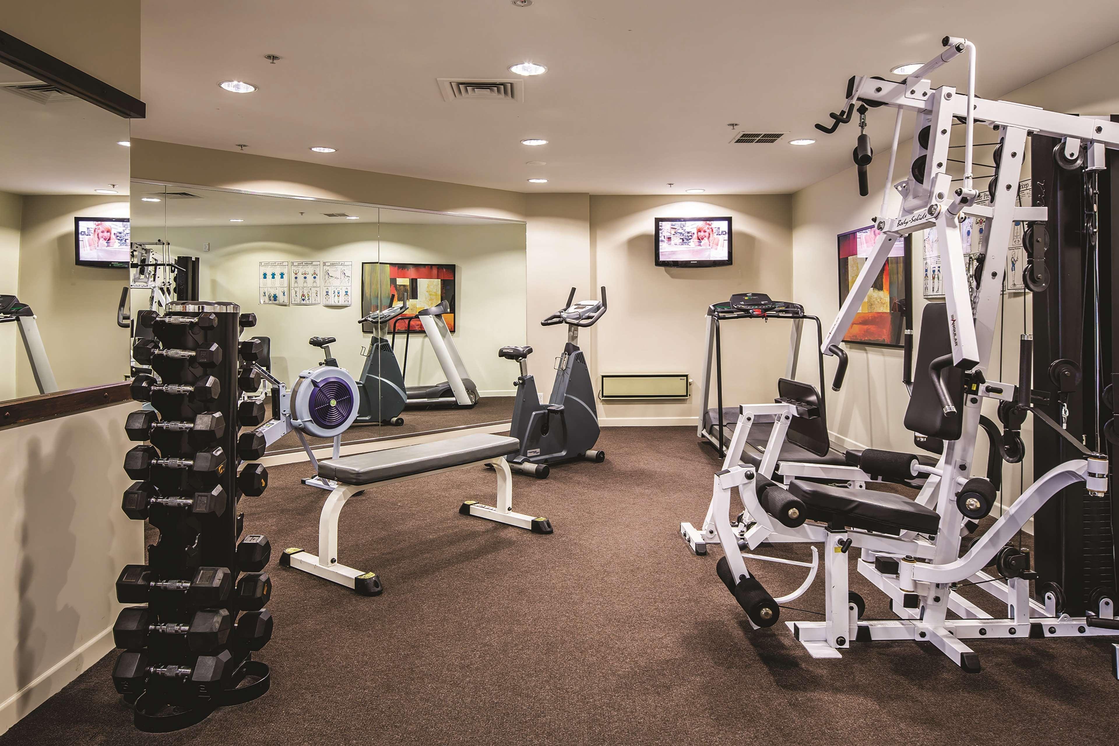 Travelodge Hotel Уелингтън Екстериор снимка