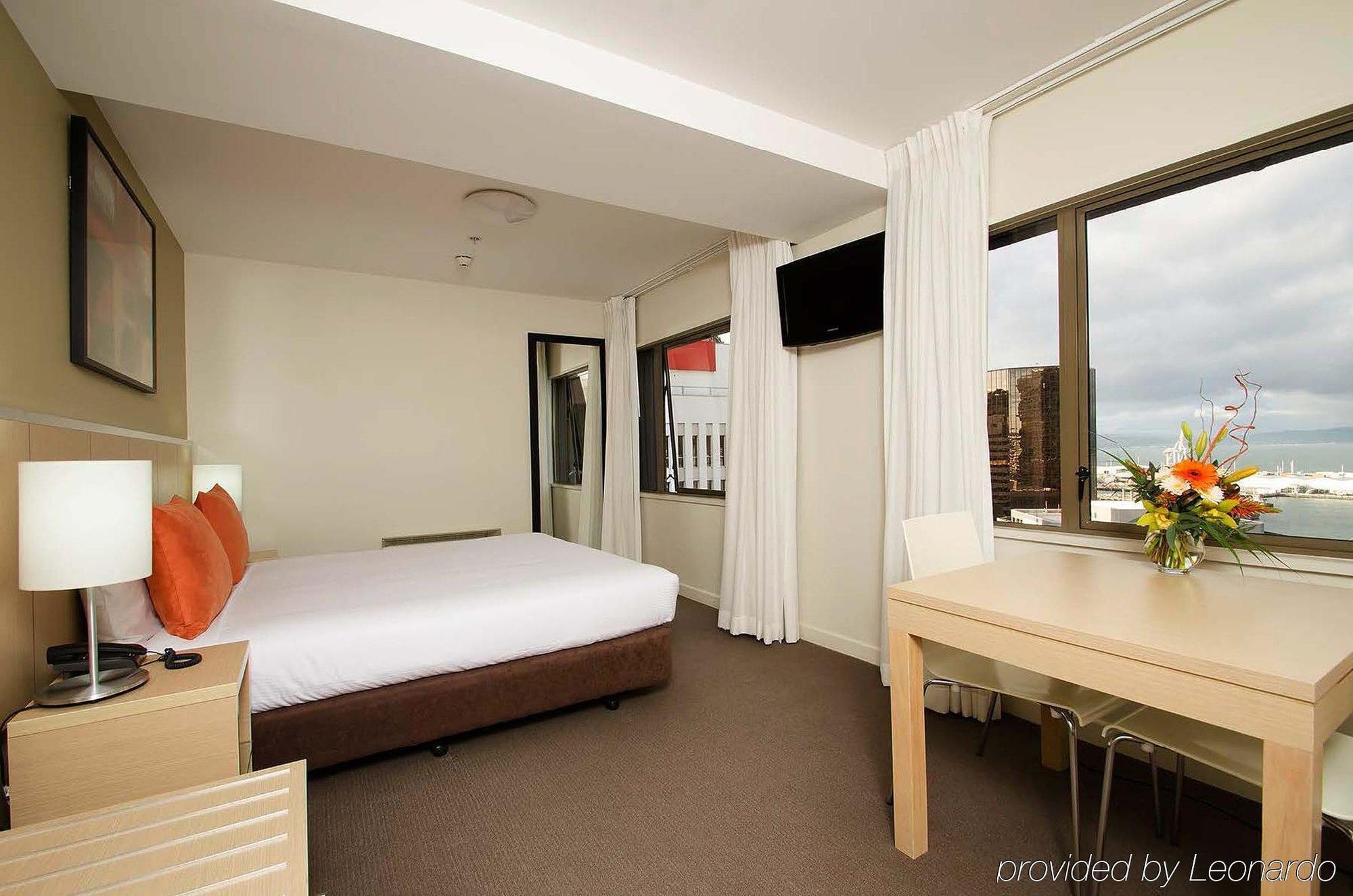 Travelodge Hotel Уелингтън Екстериор снимка